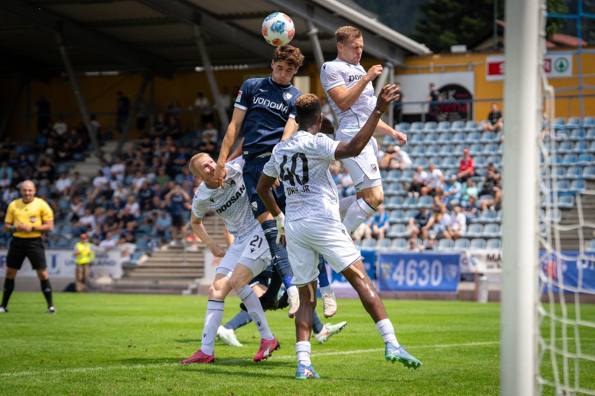 2 Fanions Football Années 70 - VFL Bochum 1848 - Occasion Très Bon état